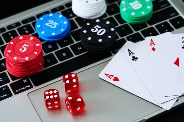 seduniatoto slot mobile app interface showing sports betting and casino markets
